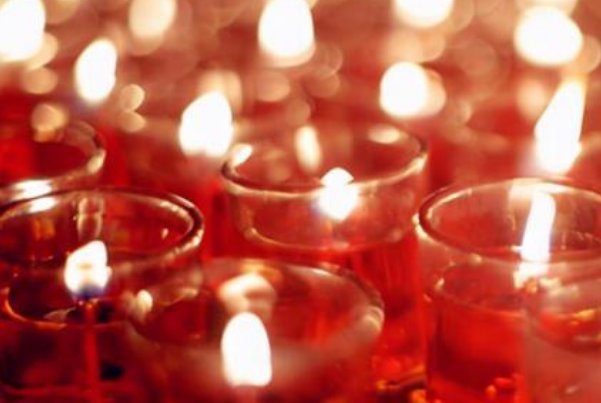 男子殡仪馆内迎娶亡妻,一年后收到丈母娘律师函,事件中哪些细节值得关注?