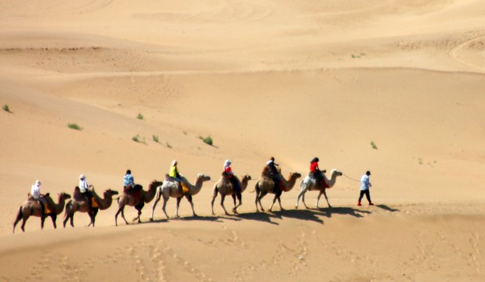 有哪些三个人去沙漠旅行的笑话？