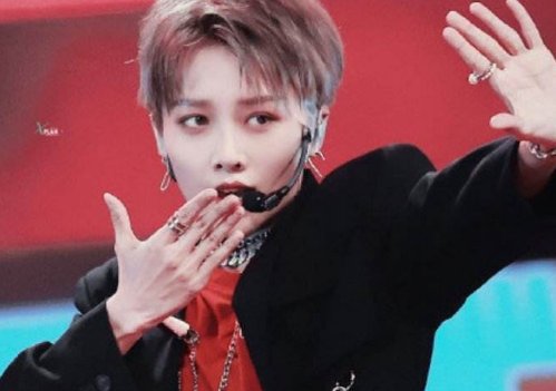 刘雨欣被激光笔恶意照射，明星该如何保护好自己？