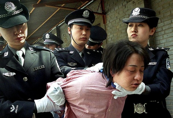 死刑犯在行刑前会得到800元现金，这钱是用来干什么的？