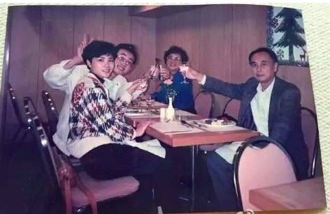 王菲昔日全家福大家怎么看?