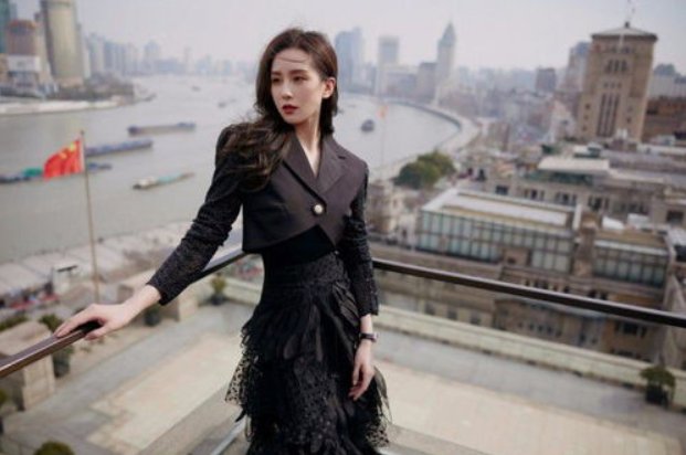 刘诗诗晒庆生现场照 ，她现在境况怎么样？