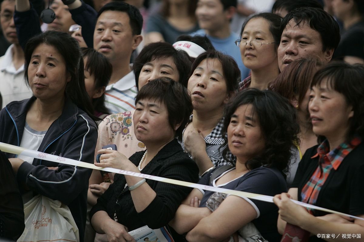 海门一小学生跳楼坠亡,家长怒怼老师,这是怎么回事?