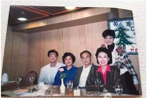 王菲昔日全家福大家怎么看?