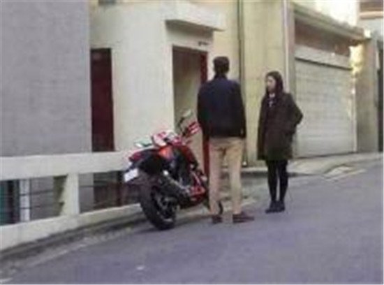 女子为何进派出所避难？