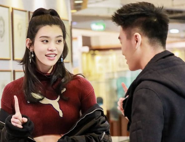 奚梦瑶的家庭条件怎么样？为何赌王的儿子会选择与她结婚？