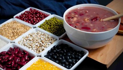 仿写腊八粥第一自然段写一种食物怎么写？