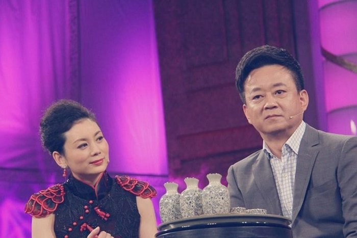 朱军老婆谭梅是哪里人,她的生平经历如何?