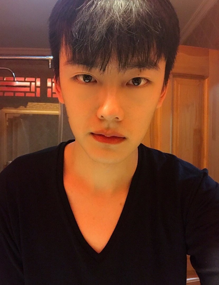 牛东文的女友相关资料有哪些？