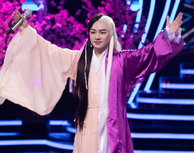 《百变大咖秀》王祖蓝左半身帝君右半身凤九,他还模仿过哪些人物?