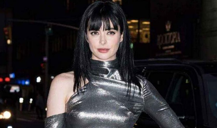 《绝命毒师》中杰西平克曼的女友是谁扮演的？