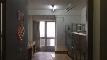 郑州一大二女生睡醒后发现宿舍只剩自己一人，究竟是什么情况？