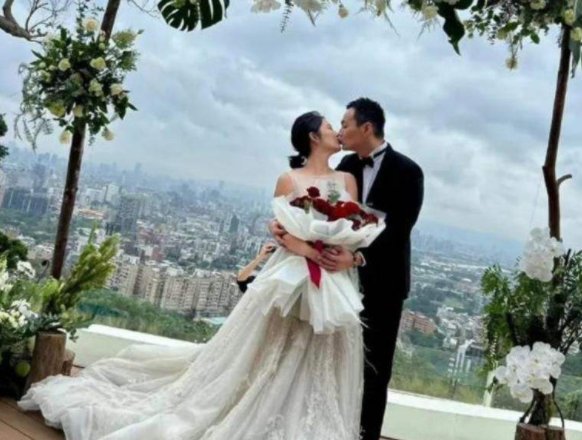 前棒棒堂成员威廉求婚成功，他与女方是如何相识相恋的？