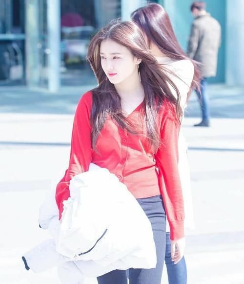 关于Nancy换衣服时的照片被卖一事,你有何看法?