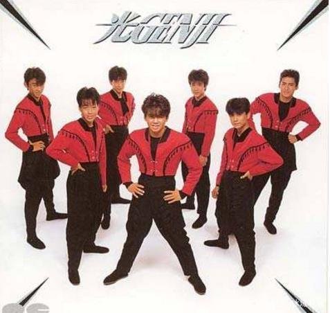 曾是日本当红男星,养了16年的儿子却不是亲生的,他是谁?