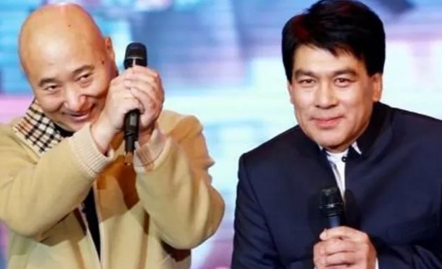 连登11年春晚，为33万版权费退出舞台，陈佩斯现在还好吗？
