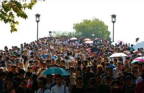 五一小长假的真实面目成为热门话题,假期出行有什么要注意的?