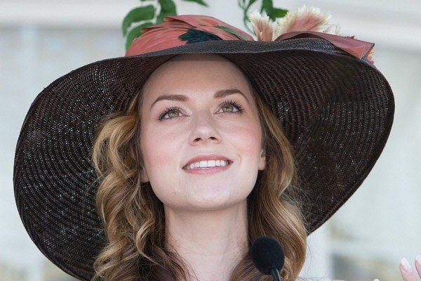 比伯海莉九月举办婚礼,计划纪念结婚一周年?