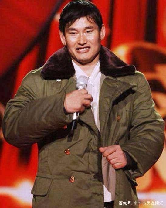 大衣哥被踹门事件是怎么回事?