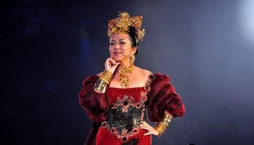 宫雪花作为第一美妇,曾被克林顿接待,如今为何无人敢娶?