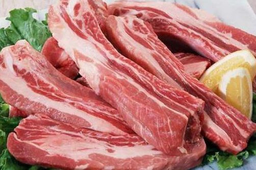 猪肉价格跌破每斤15元，这意味着什么吗？