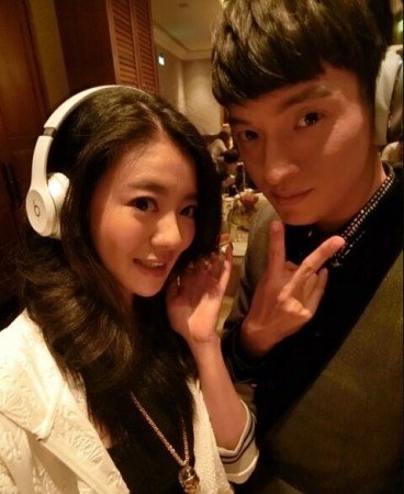 安钧璨和安以轩的关系?