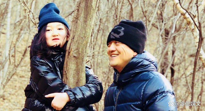 李亚鹏父女关系要散，李嫣表达不满，被指在刻意划清界限，这是怎么了？