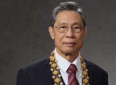 中国钟南山院士身高有180吗