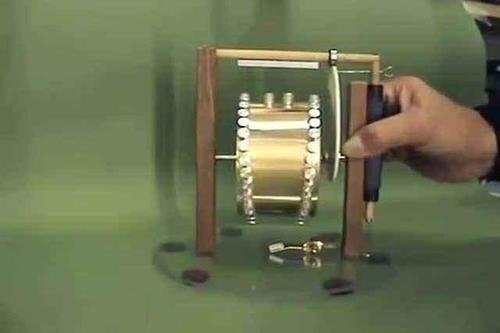 为什么磁铁永动机不能实现?