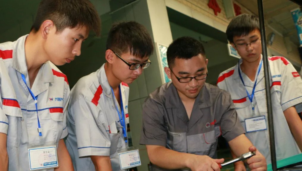 学汽修一般要学几年?