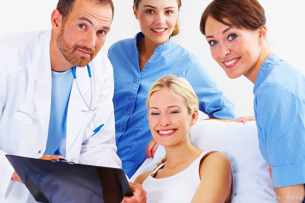 武汉协和医院一护士坠楼,护士和主任之间究竟发生了什么?