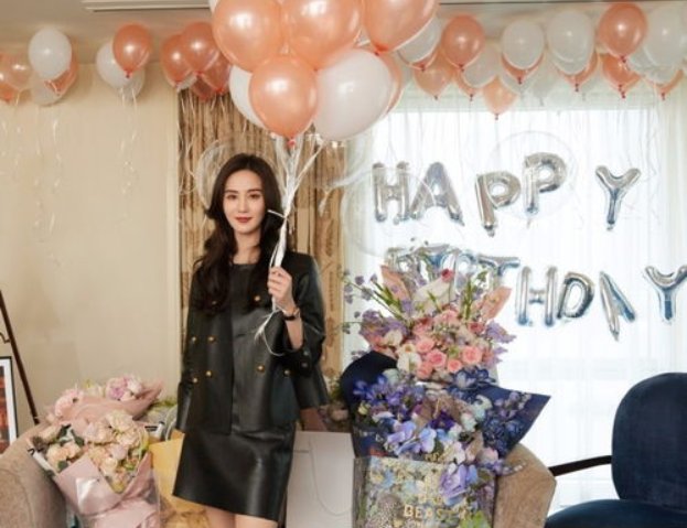 刘诗诗晒庆生现场照 ，她现在境况怎么样？