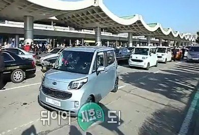 running man 120101里，成员们开的什么车？