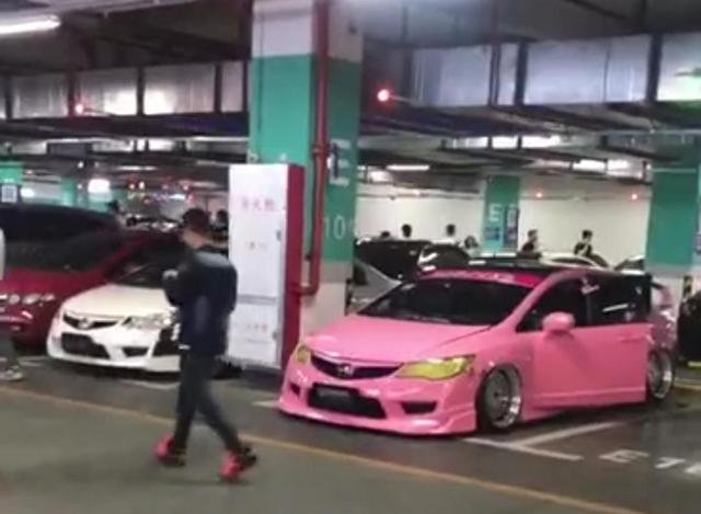 非法改装车高调聚会被交警一锅端，改装车真的不合法吗？