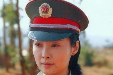 与袁立同居12年的富商徐威,为何转头就娶了张怡宁?