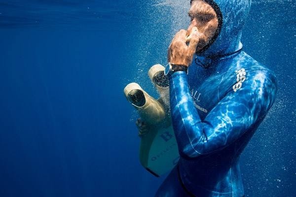 潜水时气瓶被潜友恶意关闭,这种行为算不算蓄意谋杀?