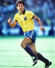 巴西队最近30年参加国际大赛的9号球员有哪些?