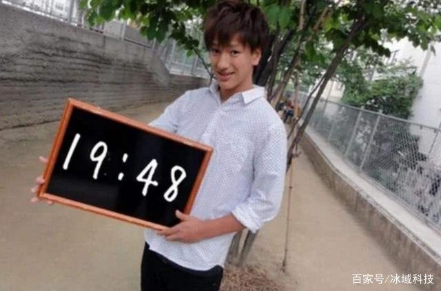 曾是日本当红男星,养了16年的儿子却不是亲生的,他是谁?