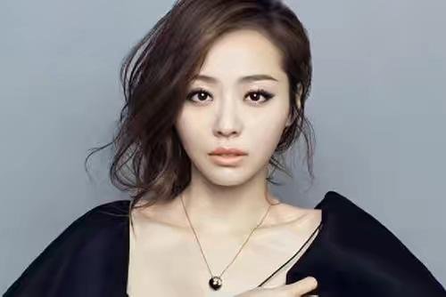 张靓颖加盟中国新说唱,她在华语乐坛处于什么样的地位?