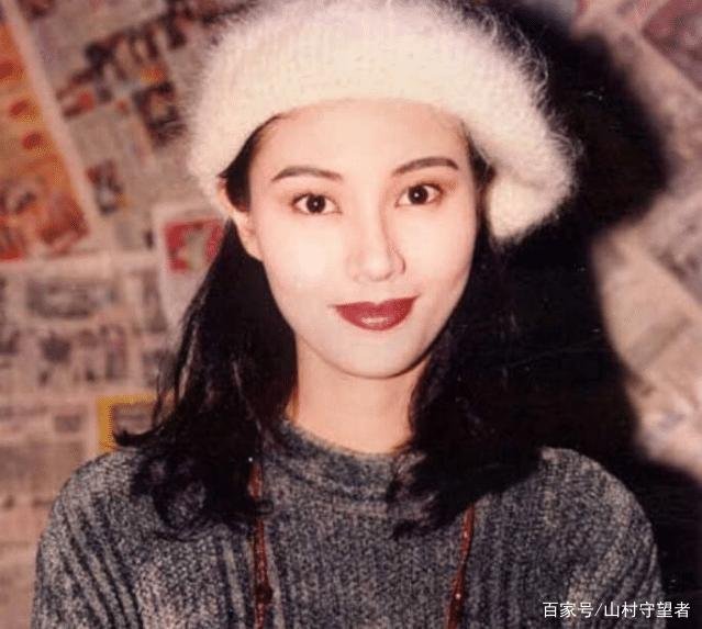 李嘉欣初中已是千里挑一，她年轻时到底有多美？