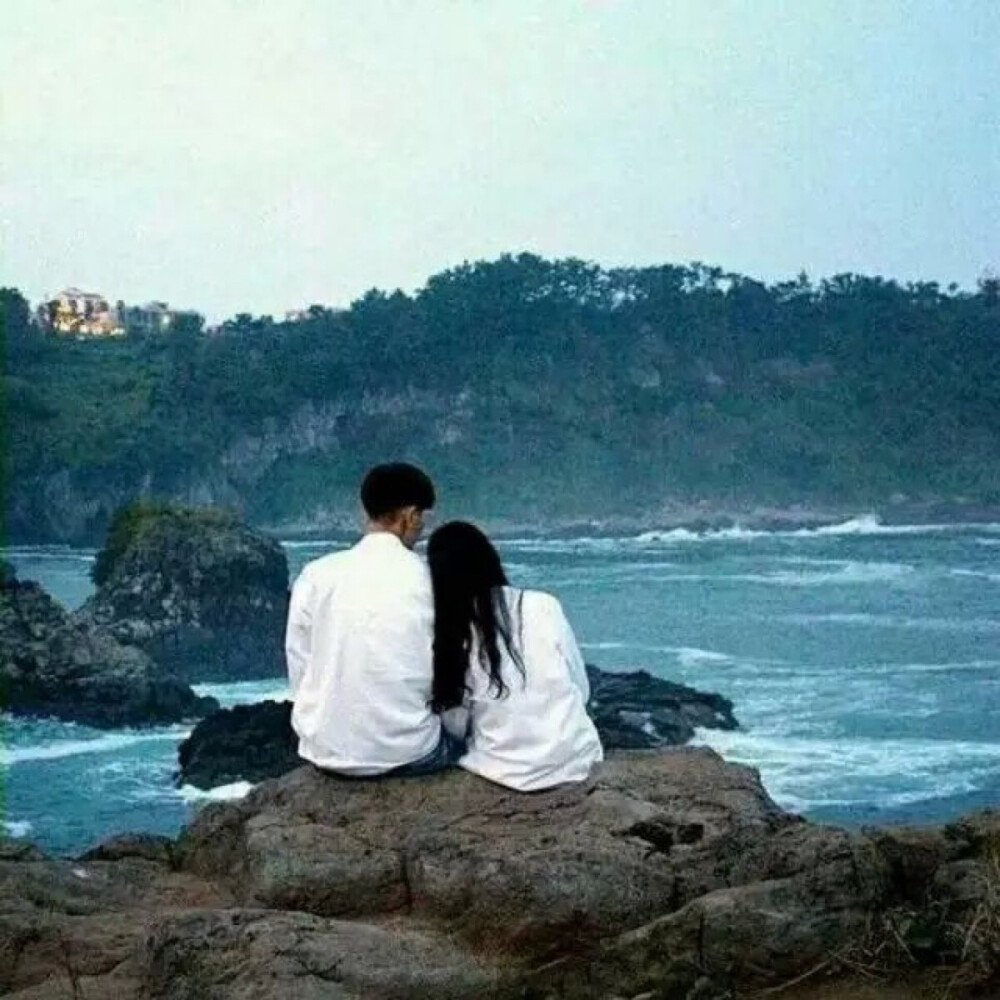 江西一00后女生穿睡衣登记结婚,你能接受另一半的这种行为吗?