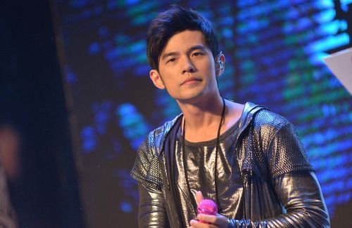 周杰伦方回应曲目泄露，他在乐坛有着怎样的影响力呢？