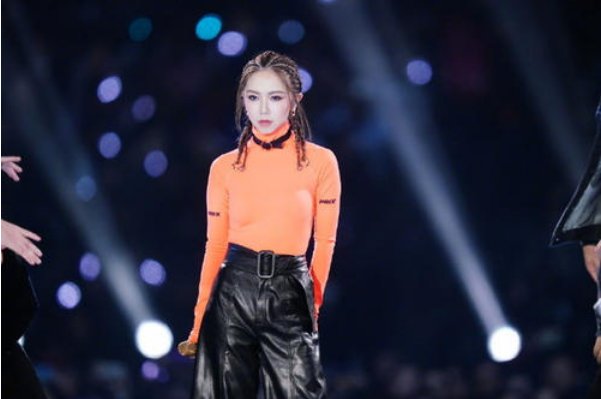 关于邓紫棋收男友价值百万礼物一事，你有何看法？