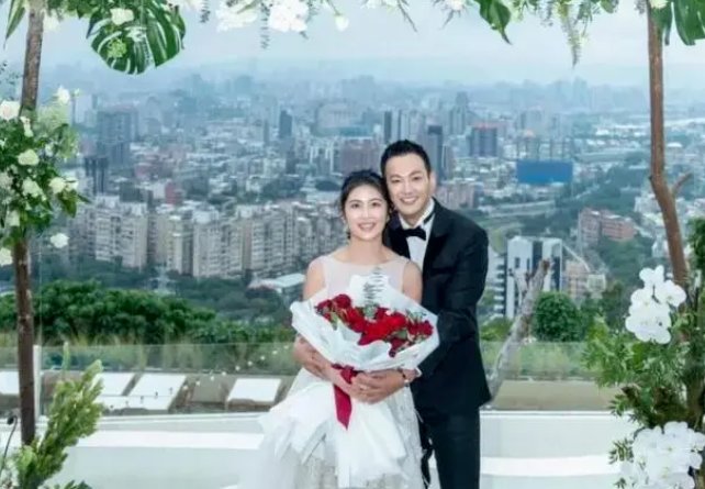 前棒棒堂成员威廉求婚成功，他与女方是如何相识相恋的？