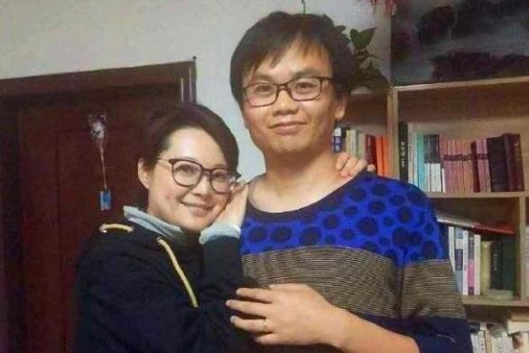 与袁立同居12年的富商徐威,为何转头就娶了张怡宁?