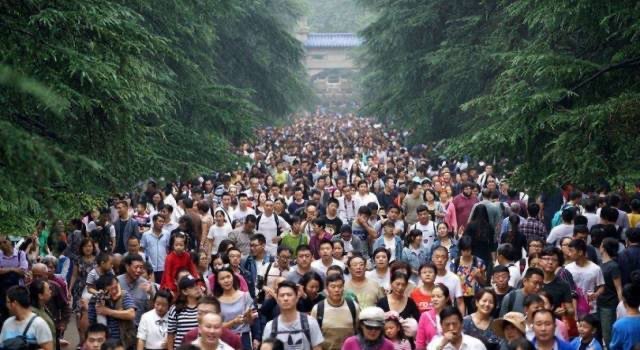 五一小长假的真实面目成为热门话题,假期出行有什么要注意的?