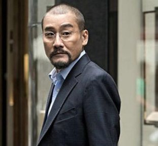 梁家辉首次在镜头前流泪道歉,双唇颤抖深鞠躬,这是怎么了?