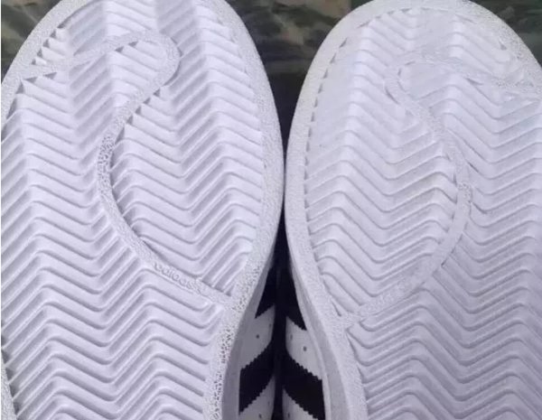 阿迪达斯三叶草贝壳头怎样鉴别真假?