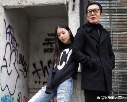 李咏离世三年后,女儿法图麦仍遭网暴,究竟是为什么?