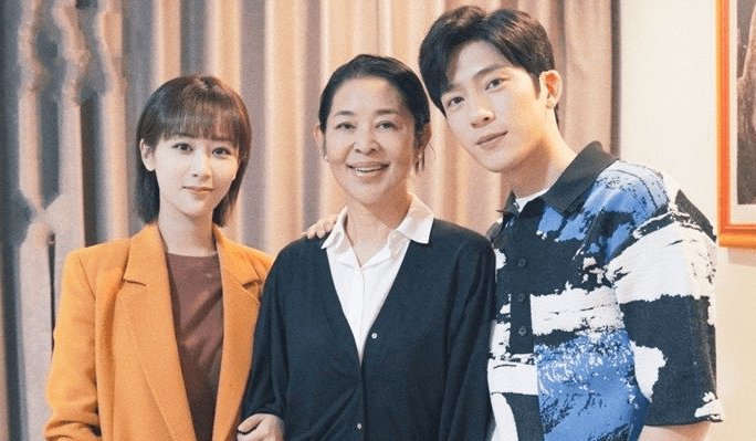 杨紫和井柏然是什么关系?他们在合作《女心理师》时的默契度如何?